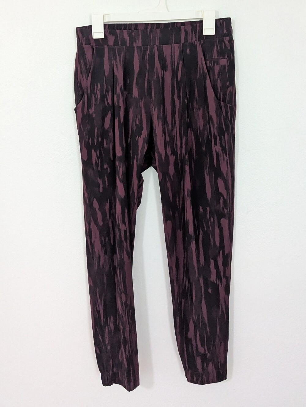 Lululemon &go City Jogger Crop Length Pull On Printed Burgundy Black 8